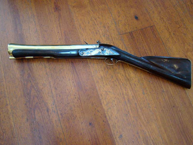 A fine and rare 18th century Irish flintlock coaching blunderbuss with rococco mounts circa 1775 — image 4